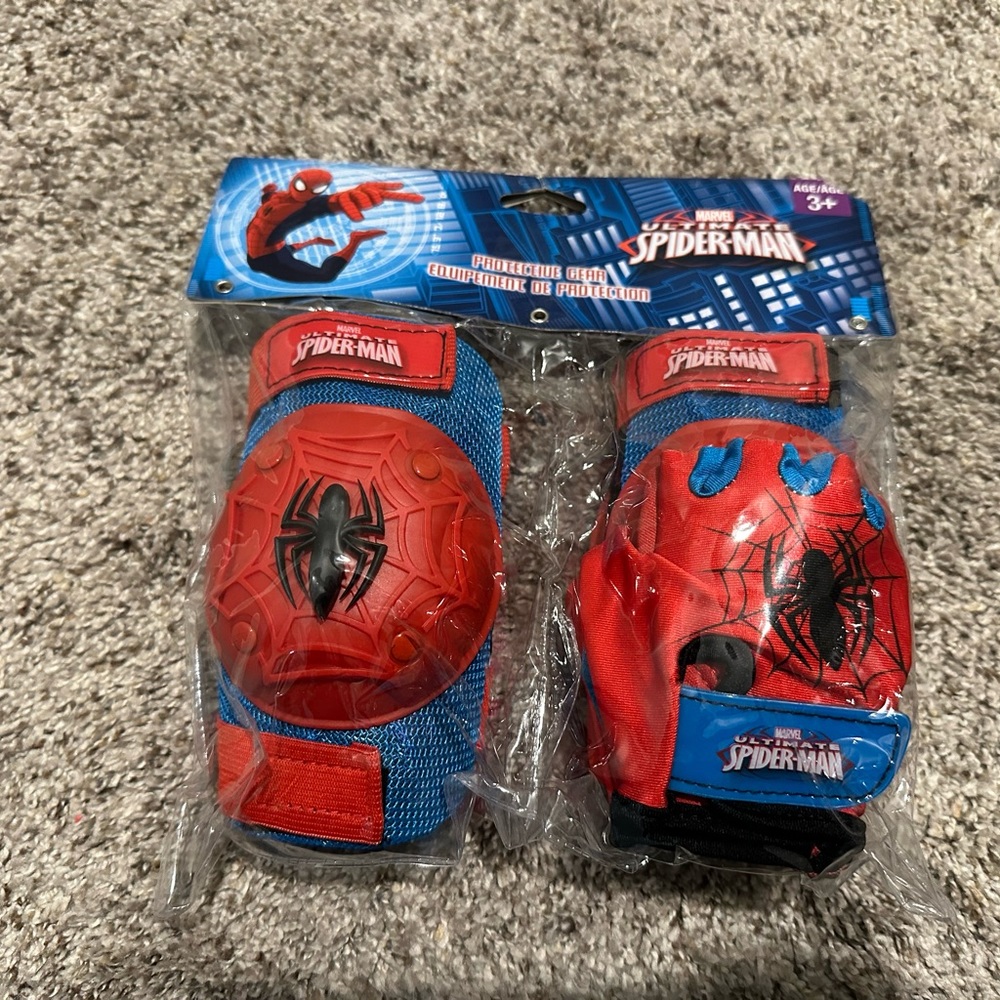 Spider-Man protective gear ages 3+